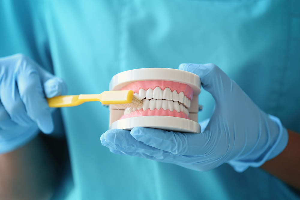 Wszechstronne leczenie dentystyczne – znajdź drogę do zdrowego i pięknego uśmiechu.